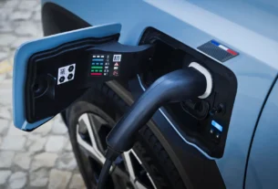 Carros elétricos consolidam liderança de vendas em Portugal superando combustão