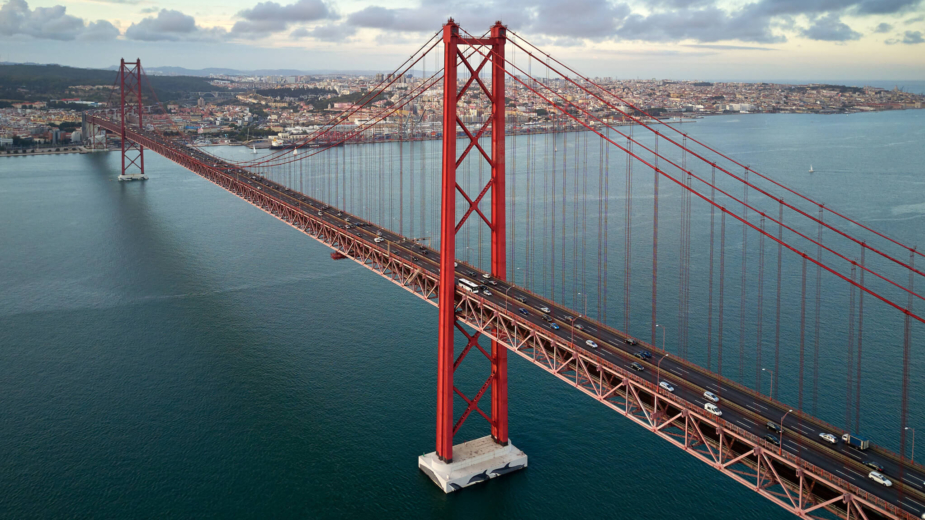 Ponte 25 de Abril celebra 60 anos como ícone da engenharia europeia