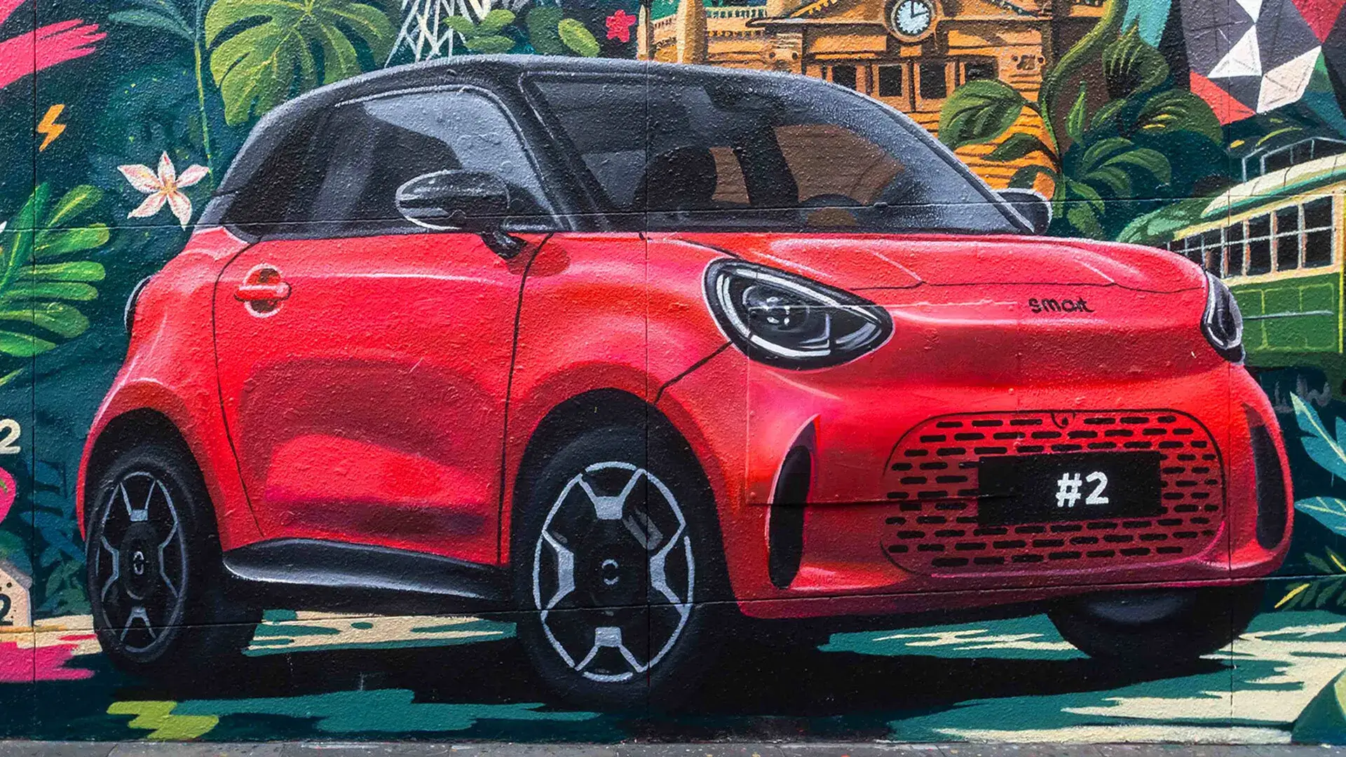 Smart #2 antecipa lançamento global com campanha artística em murais urbanos