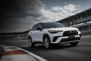 Toyota Corolla Cross 2027 estreia no Brasil com interior renovado e novos itens de tecnologia